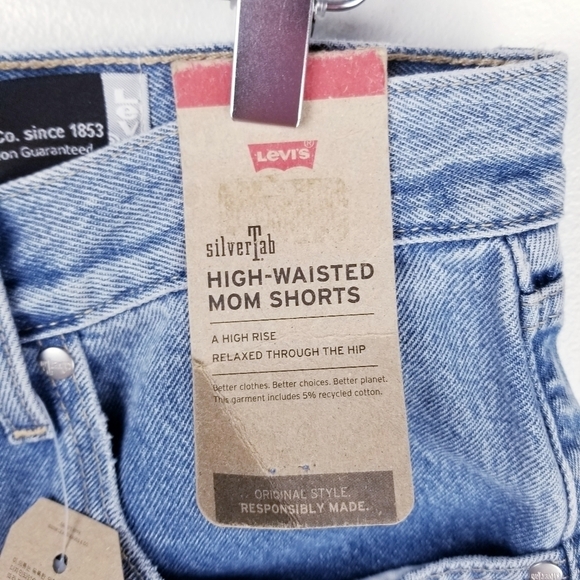 Levi's SilverTab A37010001 High-Waisted Mom Shorts NWT size 31 - Picture 3 of 10